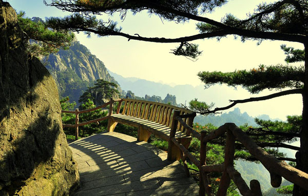 Yellow Mountain Peak Scene China Tour